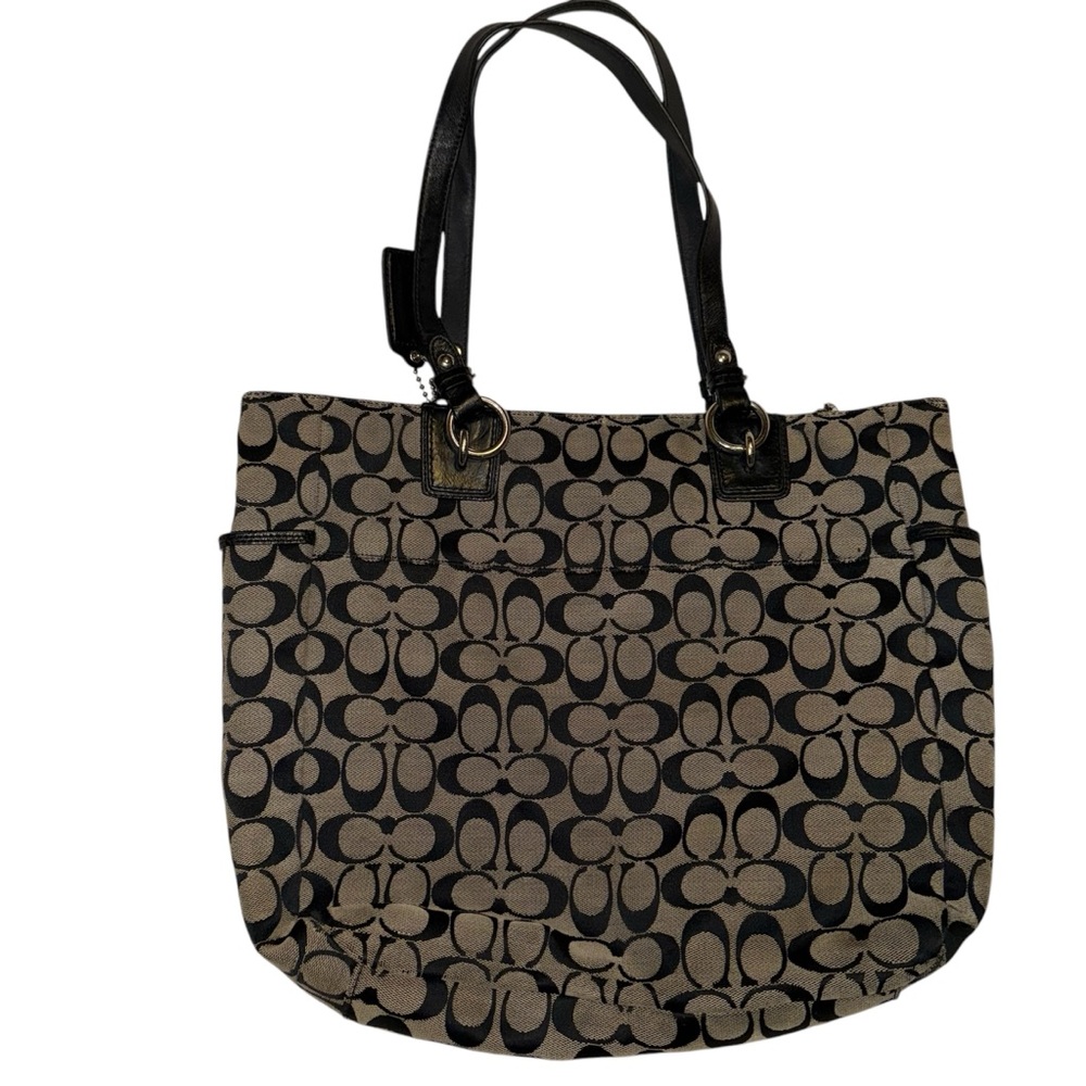 Beautiful Vintage Coach Black and Tan Shoulder Bag with Signature Logo Design - Picture 3 of 9